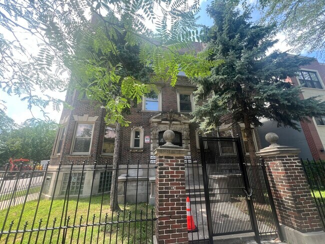 Building Photo - 4958 S Michigan Ave