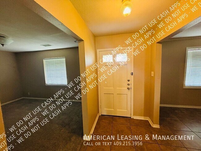 Building Photo - 4417 Willowglen St