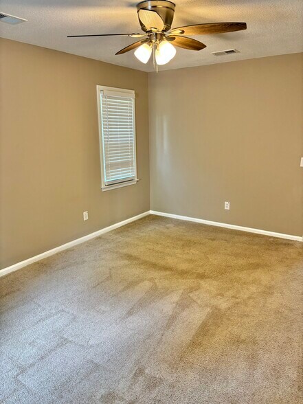 Building Photo - 548 Kenton Dr