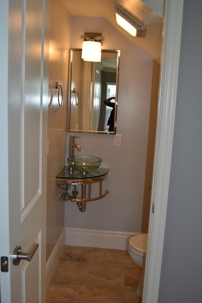 Building Photo - Stylish 2BD Golden Hill Gem | A/C, Bonus R...