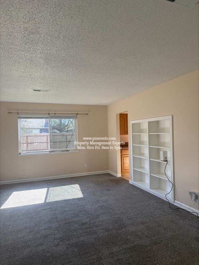 Building Photo - 412 Coventry Dr