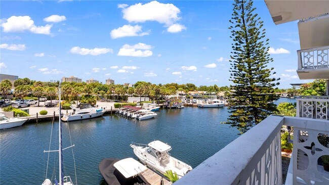 Building Photo - 13155 Ixora Ct