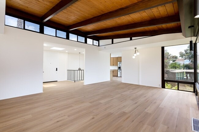 Building Photo - 2837 Kalmia Pl