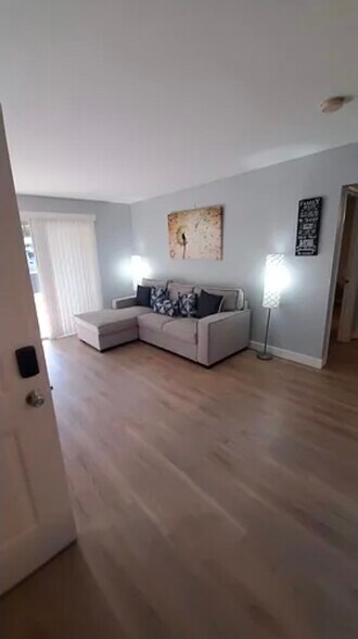 Building Photo - 5055 W Hacienda Ave