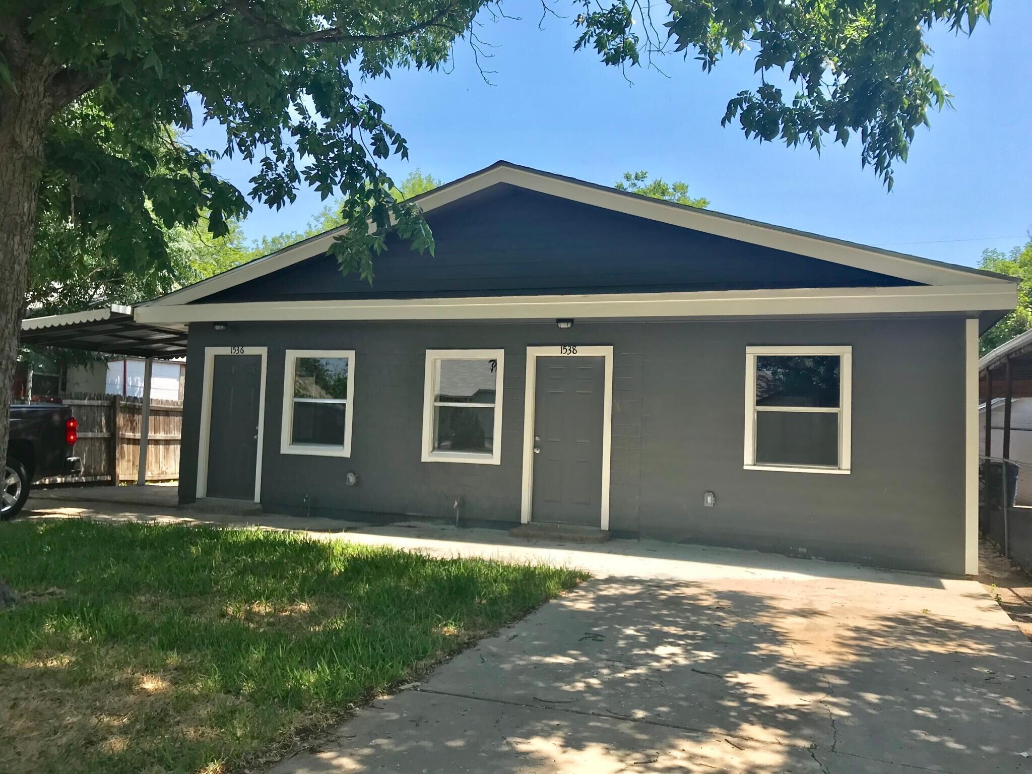 Building Photo - 1538 W Hollywood Ave