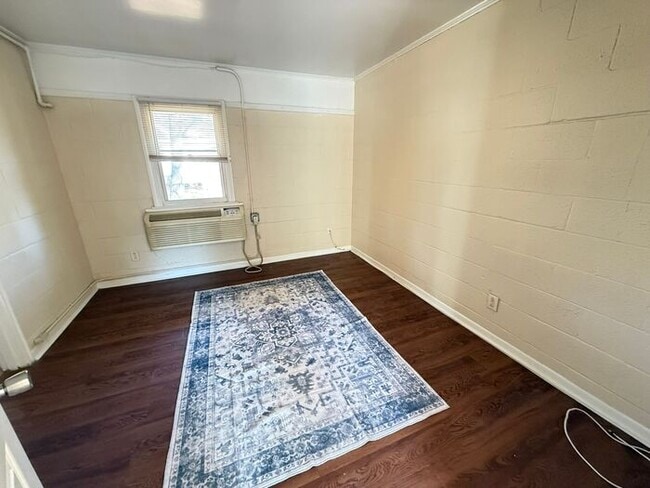 Building Photo - 1 Bed 1 Bath Available Now at Gurley Flats in Durham!