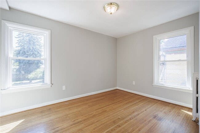 Building Photo - 257 Averill Ave