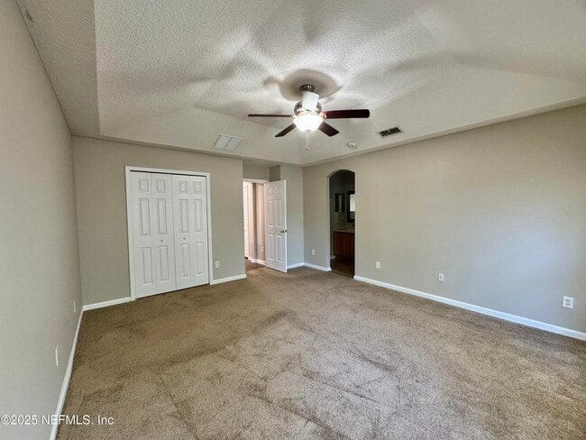 Building Photo - 450 Sherwood Oaks Dr