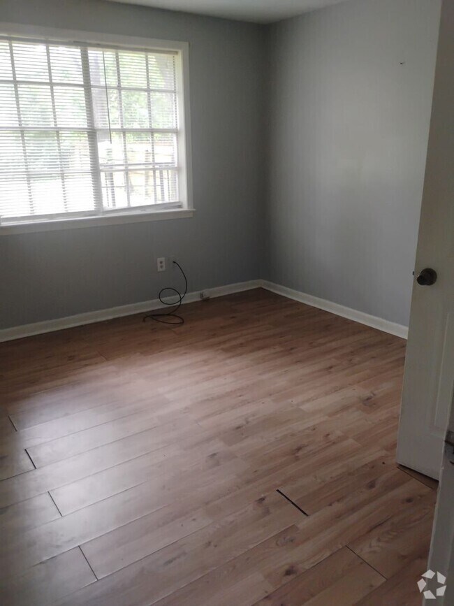 Building Photo - Three Bedroom One Bath Home in Frayser
