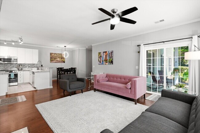 Building Photo - "Charming Fully Furnished 2-Bed Condo with & Granite Countertops in Charleston – 1320 Sq Ft of Co...