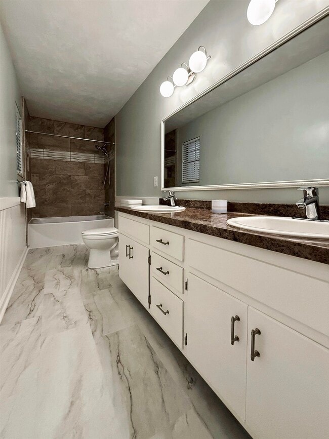 Building Photo - 4728 Pimlico Dr