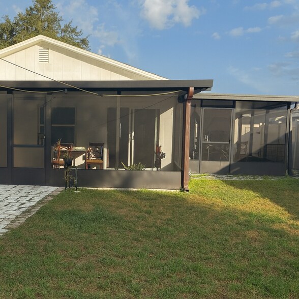 Building Photo - 1431 Thistledown Dr