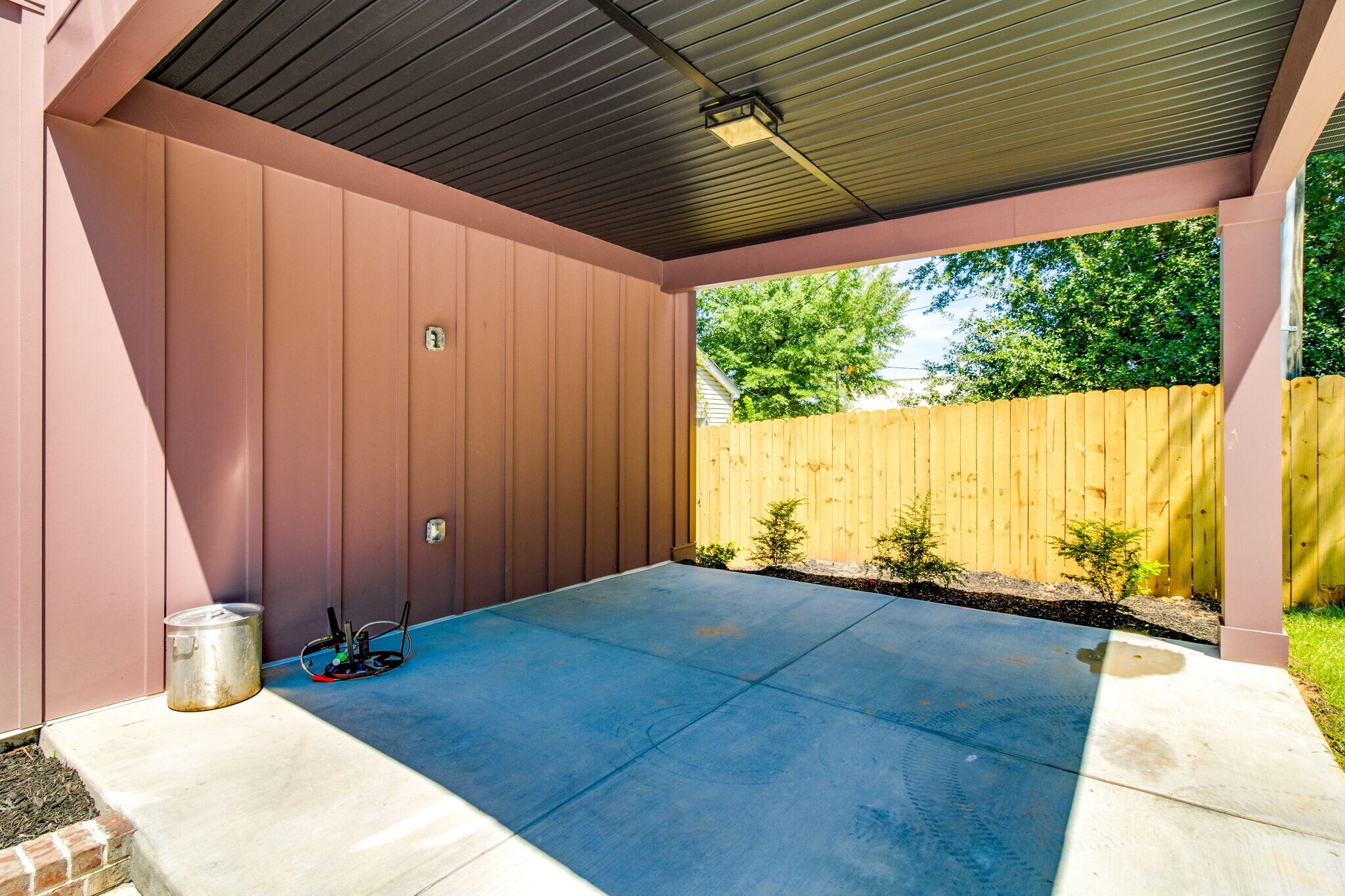 Building Photo - 2516 Richland St