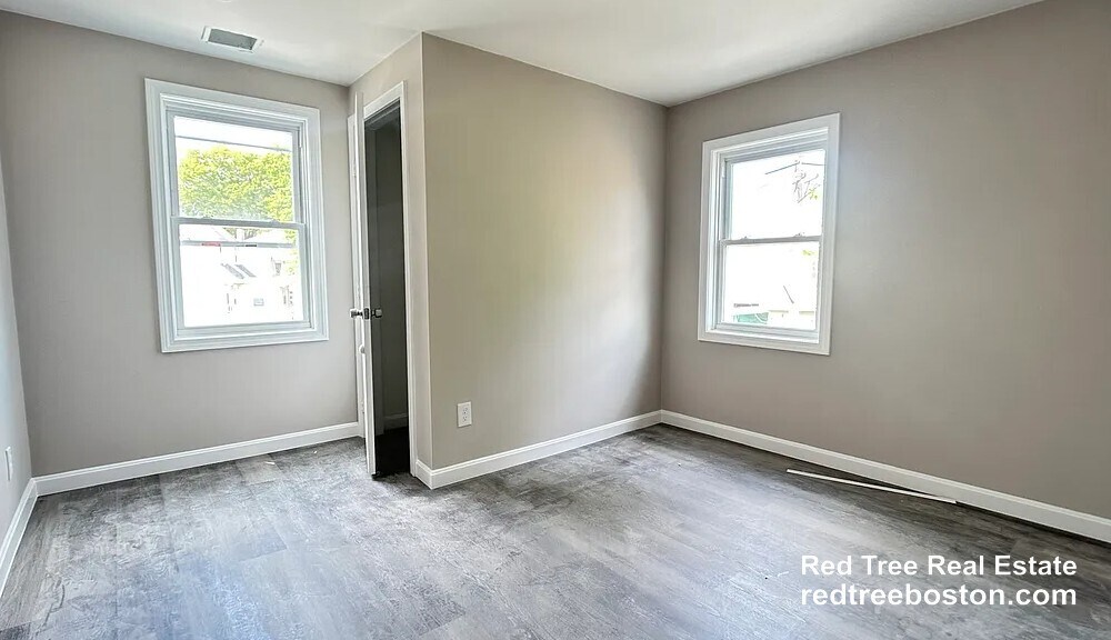 Building Photo - 16 Long Ave