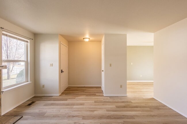 Building Photo - Renovated 2 bedroom 1 bathroom home