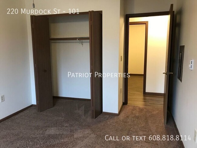 Building Photo - 220 Murdock St