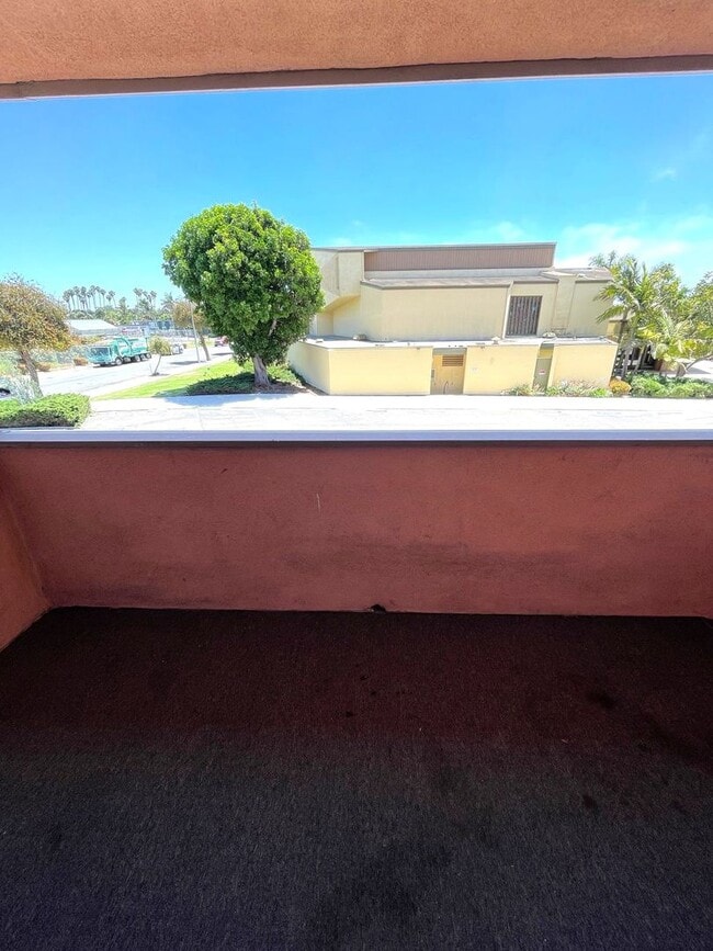 Building Photo - Quaint Gated Community near Pacific View Mall