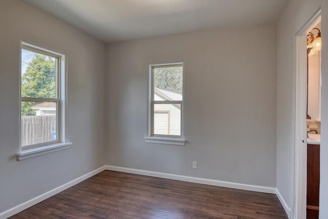 Building Photo - 1734 N Stone St