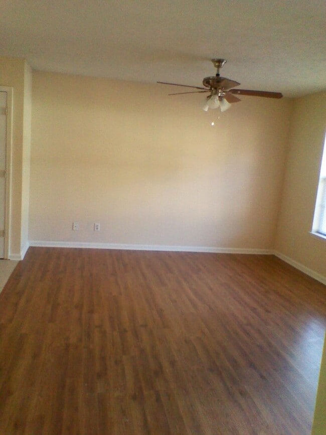 Building Photo - 133 Bordeaux Ln