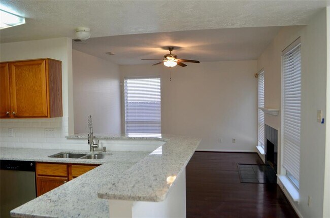 Building Photo - 16707 Sussex Dr