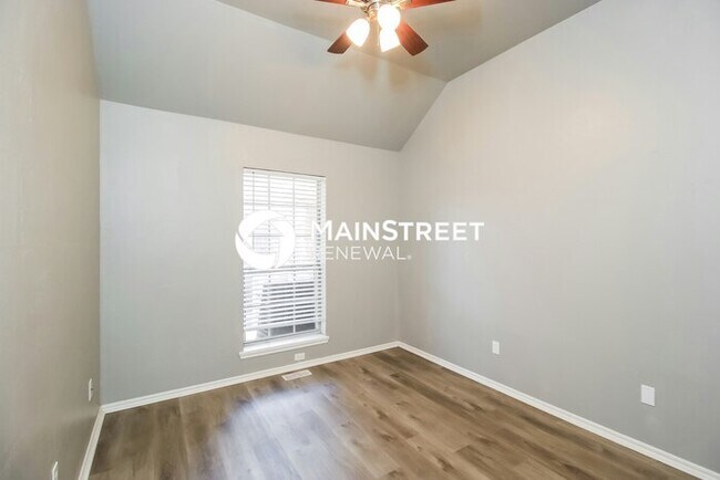 Building Photo - 4 Bedroom Pet-Friendly Home in Oklahoma City, OK with Main Street Renewal
