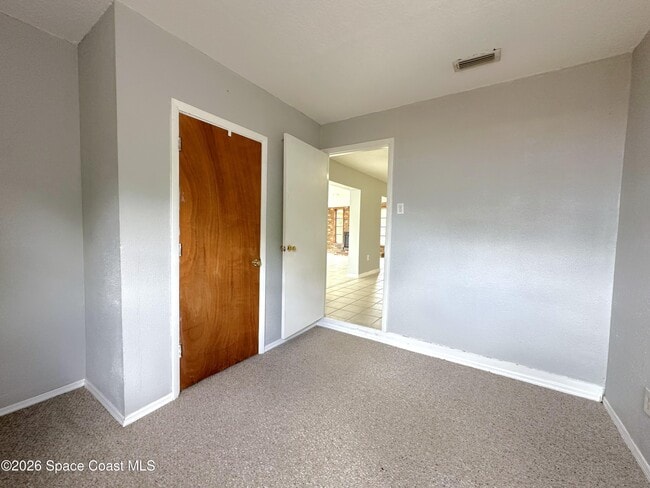 Building Photo - 1082 Madrid Rd