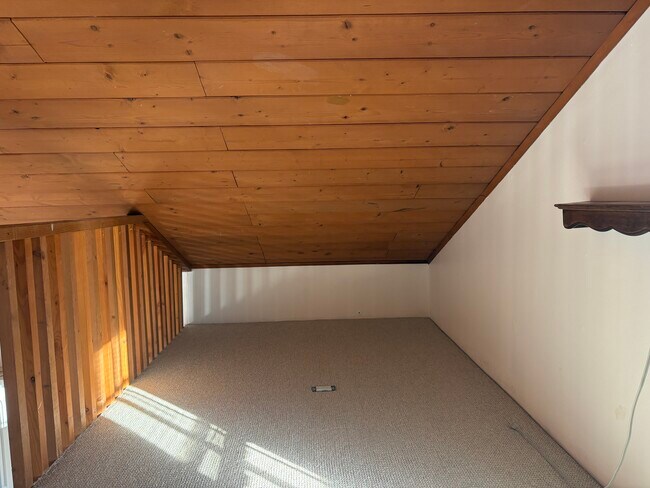 Building Photo - 853 27th St