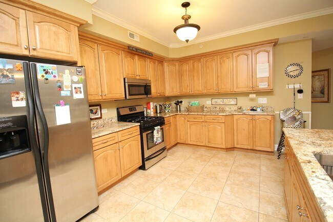Building Photo - 10765 Clock Tower Dr