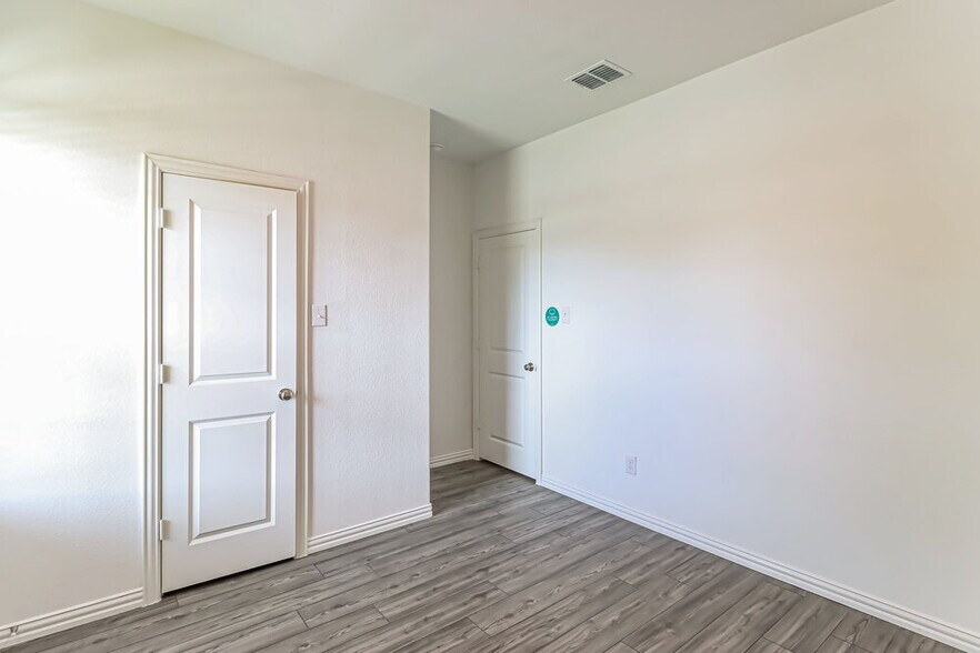 Building Photo - 14844 Holster Trl