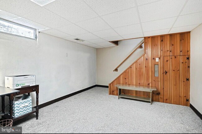 Building Photo - 271 Haybrook Dr