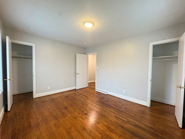 Building Photo - 2 Bedroom, 1 Bathroom Apartment in High Point!