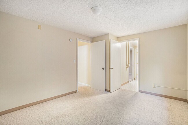 Building Photo - 1339 Village Park Ct