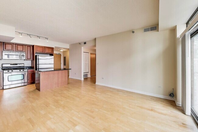 Building Photo - 1250 S Indiana Ave