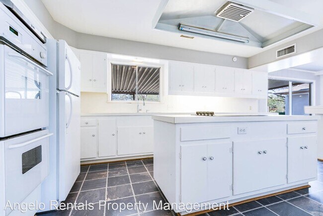 Building Photo - 3 br, 2 bath House - 2312 W. Ave K