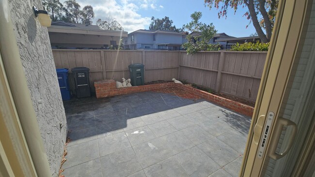 Building Photo - EASTER WAY - UTC 3 BR TOWNHOME CONVENIENTL...