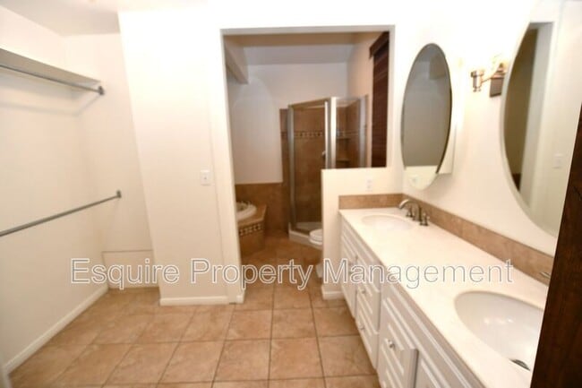 Building Photo - 4275 Silverado Dr