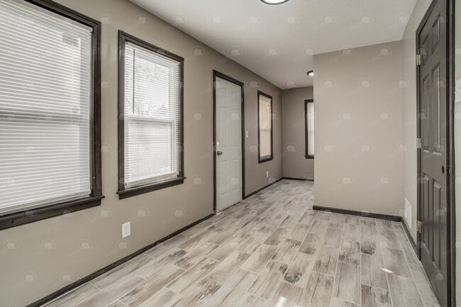 Building Photo - 4405 Bellefontaine Ave