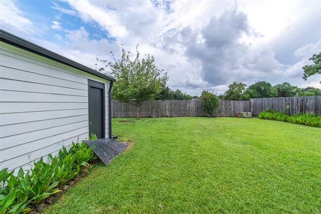 Building Photo - 11523 Bandlon Dr