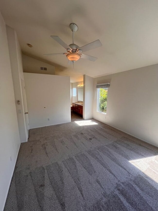 Building Photo - Spacious 2 Bedroom, 2 Bathroom Town Home w/ Attached Garage! Andria of UTC