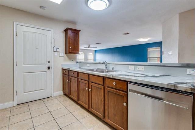 Building Photo - 2118 Augusta St