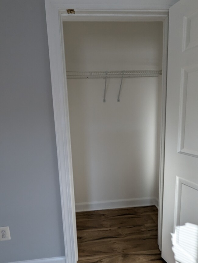 Room 3 Closet - 907 Harrison Cir