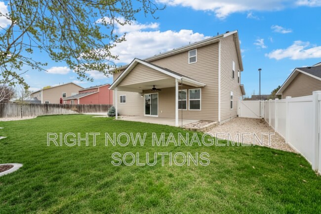 Building Photo - 1860 E Adelaide Dr