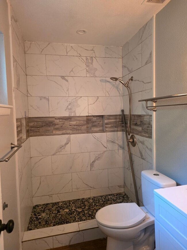 Building Photo - Gautier Property