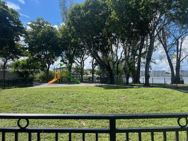 Building Photo - 10000 NW 80th Ct