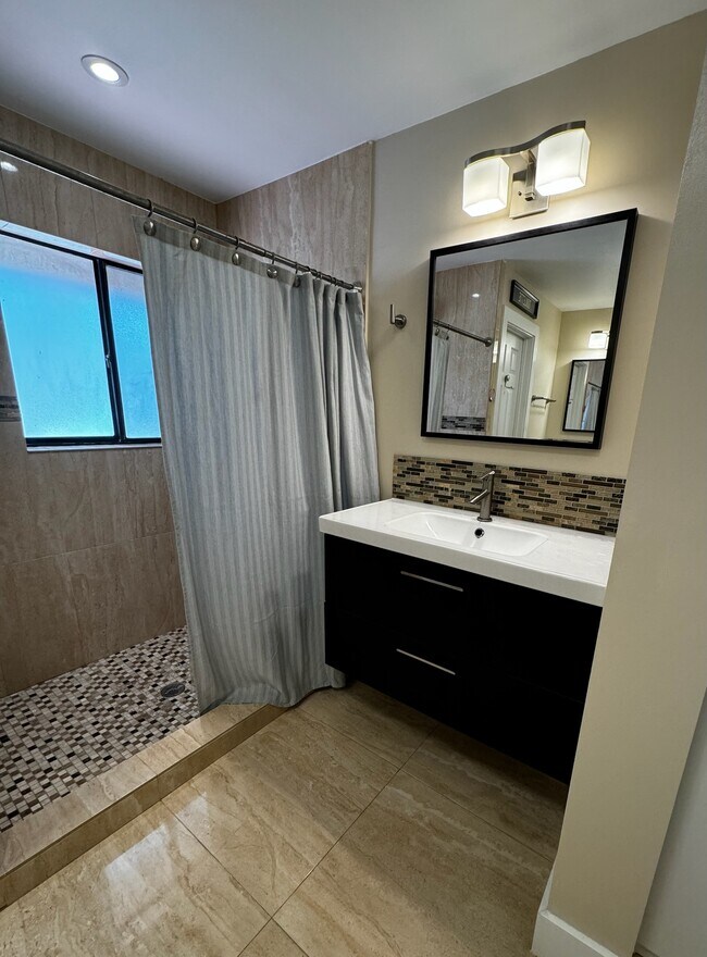 Building Photo - 5520 Coach House Cir