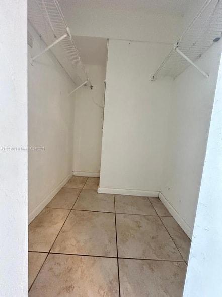 Building Photo - 2175 NE 170th St