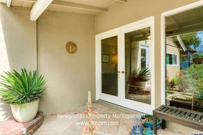 Building Photo - 4385 El Prieto Rd