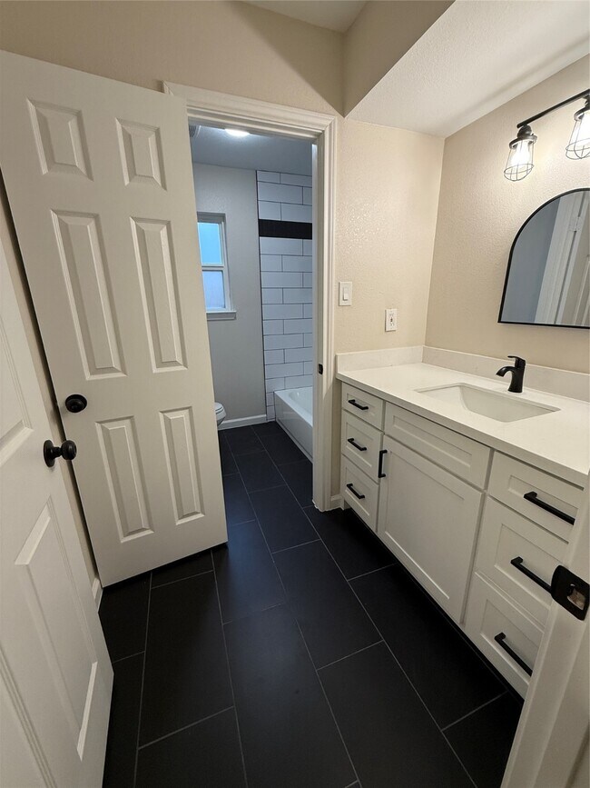 Building Photo - 4747 Clover St