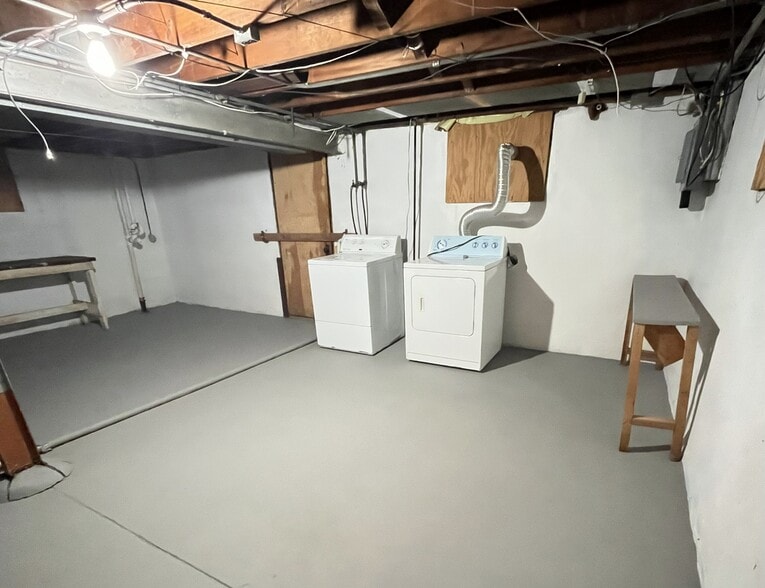 Building Photo - 6430 Bancroft Ave