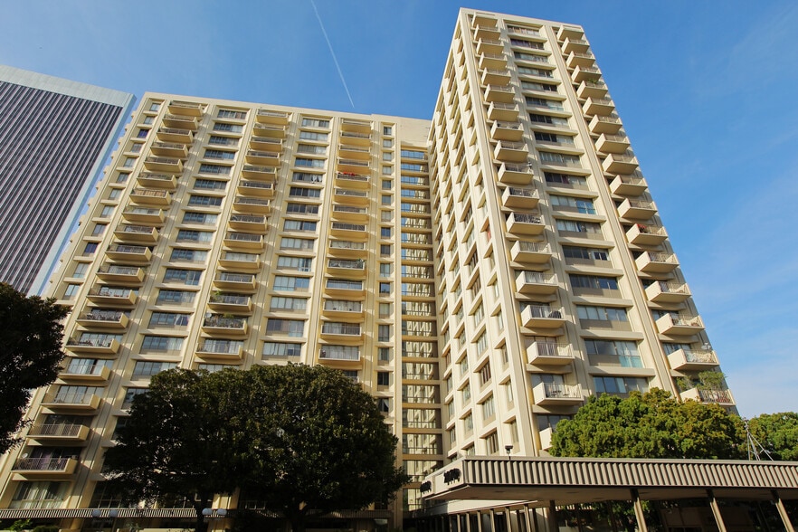 Building Photo - 2160 Century Park E
